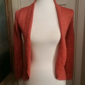 Cropped coral color crochet cardi sz S
